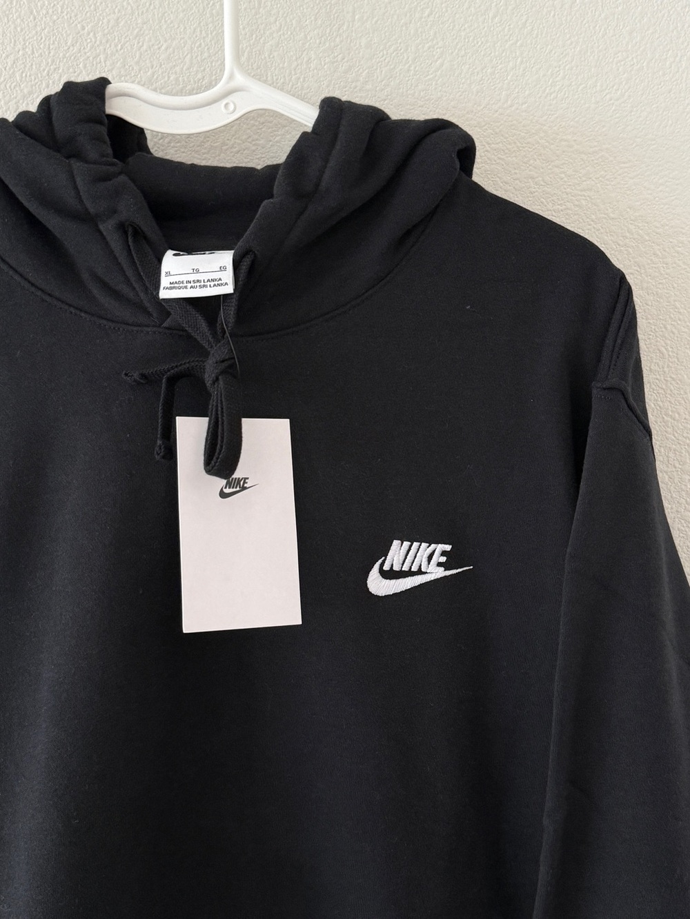 Nike Sportswear Club Fleece
Pullover Hoodie Black Men’s Hooded Sweatshirt Staple - Picture 9 of 14